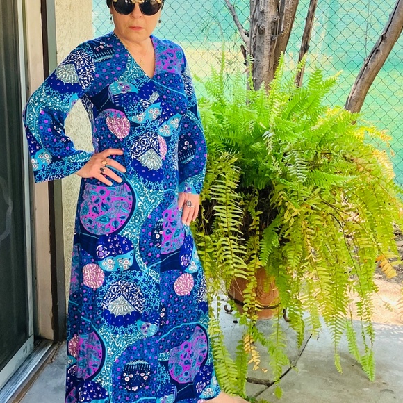 Vintage Sixties Paradise Hawaii Full Length L/S Purple & Blue Multi Print Dress - Picture 5 of 12